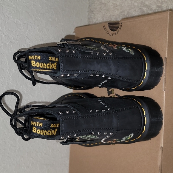 Dr. Martens Gomez Wild Botanics Boots - Picture 7 of 14